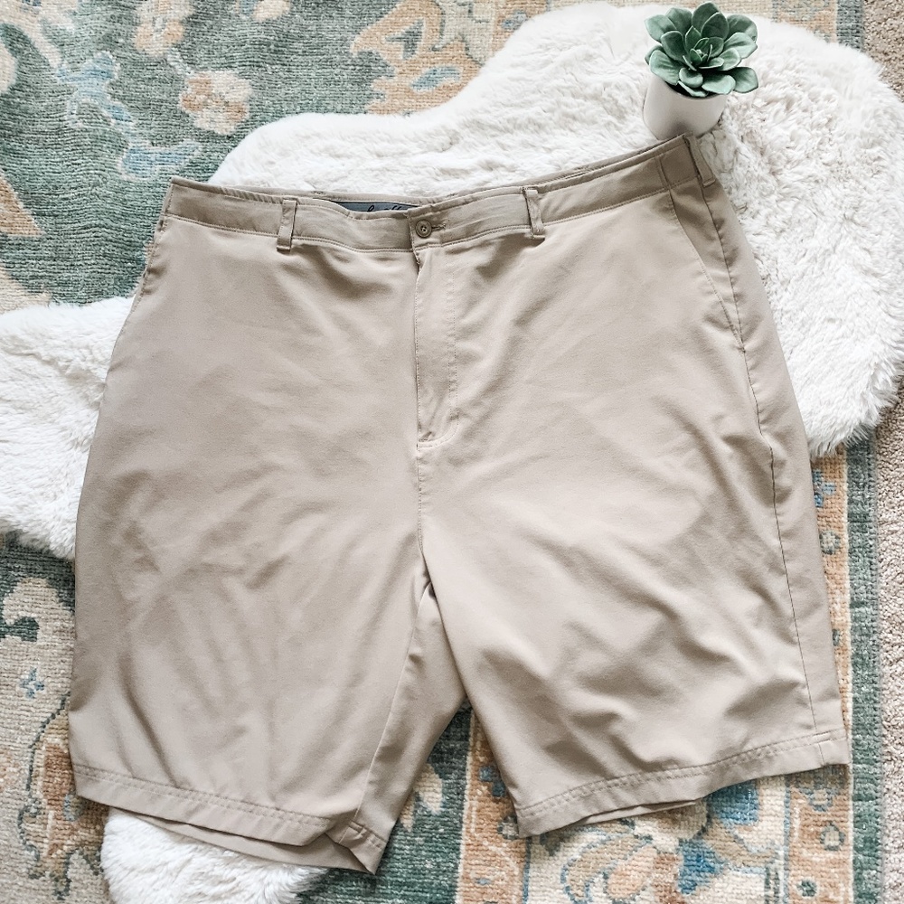 Ben Hogan Tan Shorts- Waist 44 - Picture 1 of 9